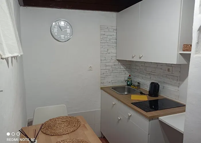 Ele House *